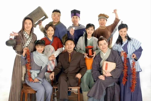 策略吧 《武林外传》开播二十周年，两大女主，同框登上杂志封面！